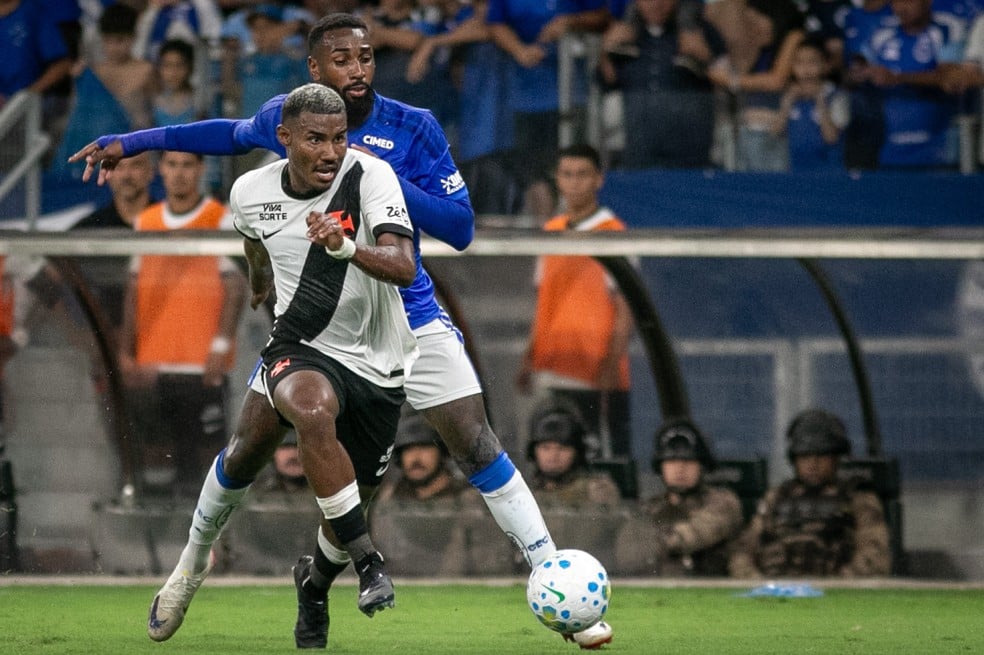 Cuiabano se firma no Vasco, alcança 100 jogos na carreira como jogador profissional e começa a ser decisivo