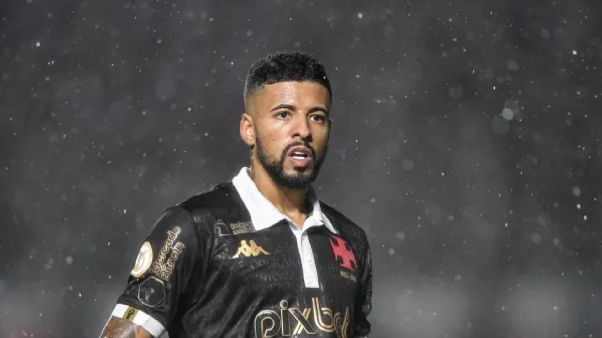 Vasco confirma primeiras saídas do elenco e inicia reformulação para aliviar a folha salarial em 2026