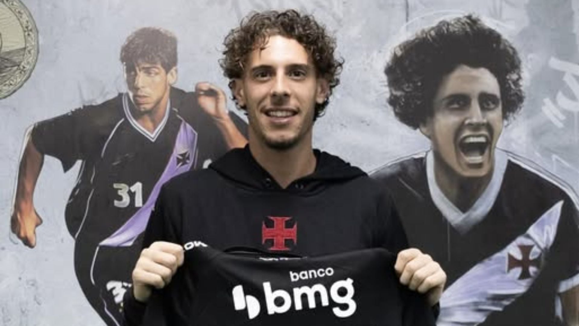 Pós jogo: Nuno Moreira recebe camisa comemorativa pela marca de 50 jogos pelo gigante da colina!